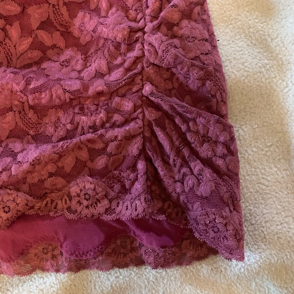 Moda International pink stretch lace top size M - Picture 5 of 5